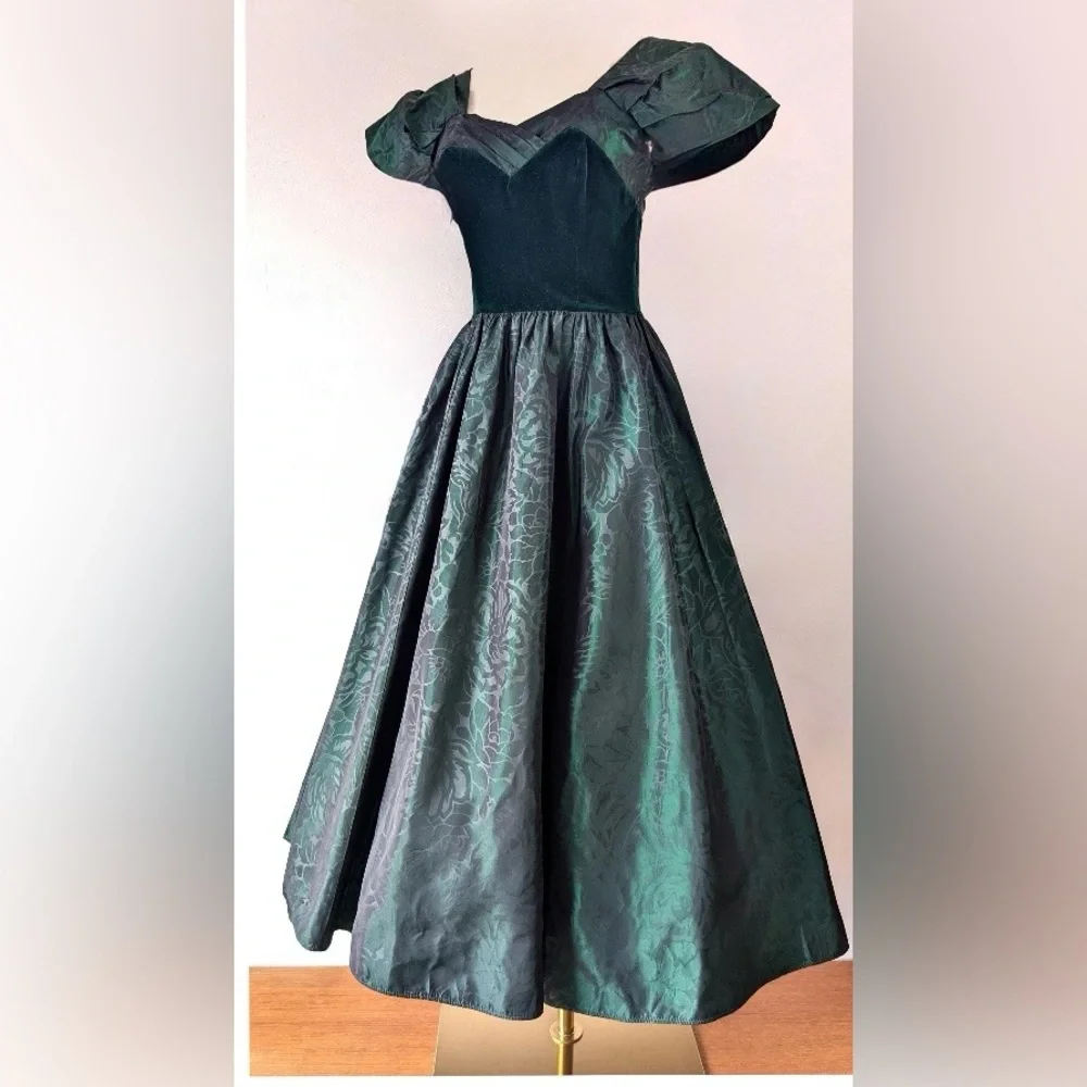 Laura Ashley Vintage Green Velvet and Taffeta Party Mini Dress - Picture 1 of 6